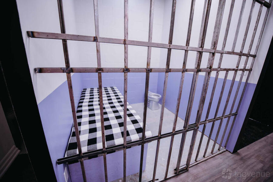 Jail Cell Set